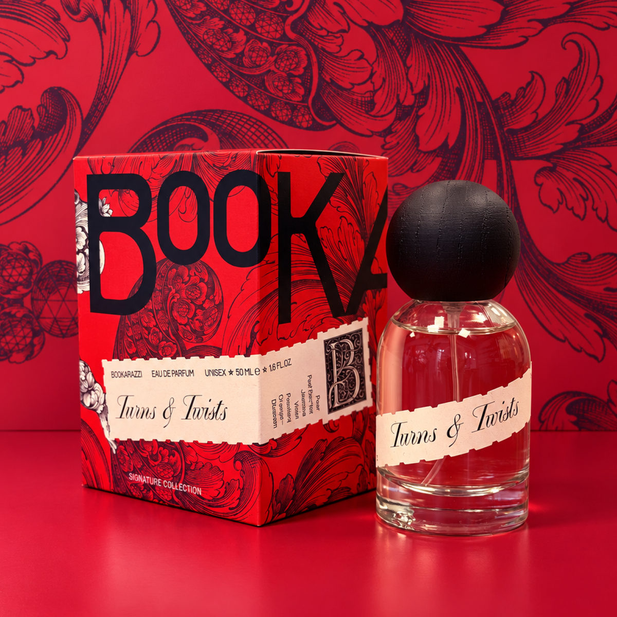 Parfum Turns & Twists — fľaška vedľa darčekovej krabičky na červenom pozadí